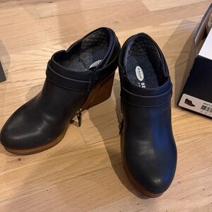 Dr. Scholl's Black wedge  Ankle Boots with Tan Heel and zipper